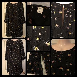 𝒷𝓁𝒶𝒸𝓀 𝒻𝓁𝑜𝓌𝑒𝓇𝑒𝒹 𝒹𝓇𝑒𝓈𝓈